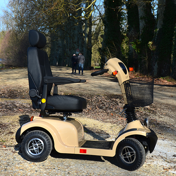 Les scooters électriques pour les Séniors et PMR